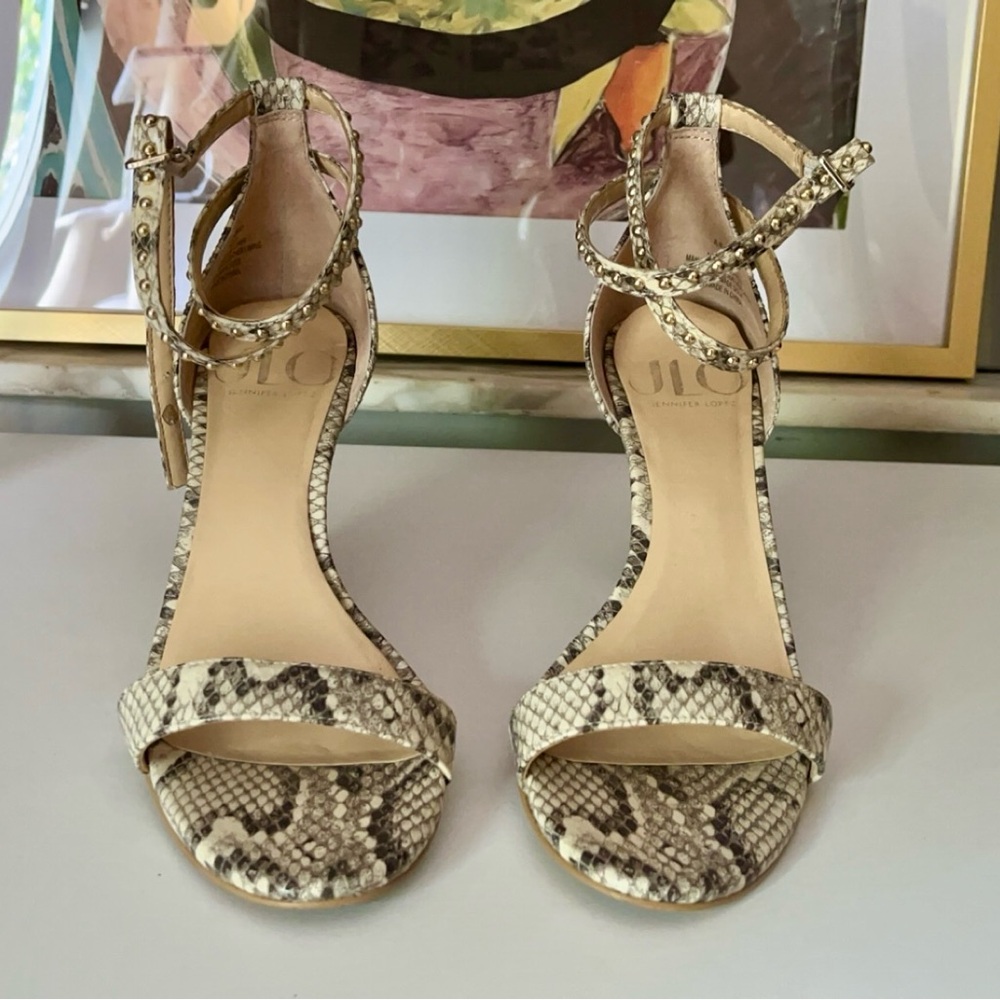 JLo Snake Pattern Wedge Heel Size 7.5 ✨